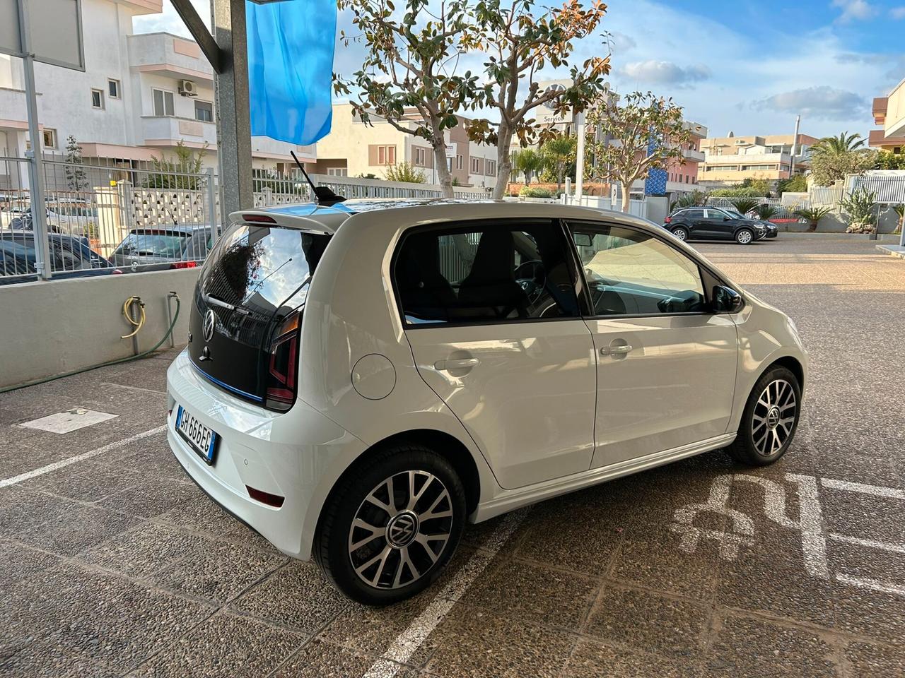 Volkswagen up! e-up! 82 CV