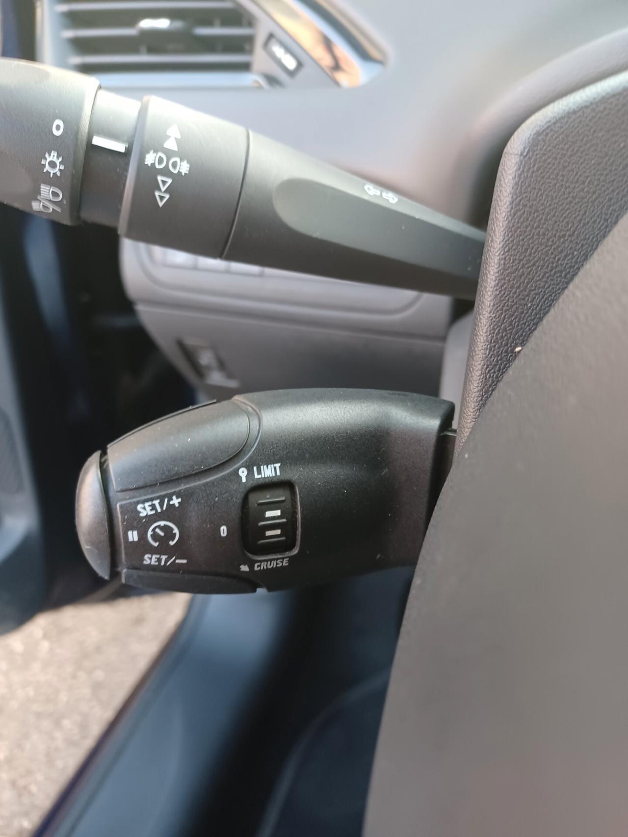 Peugeot 208 1.6 e-HDi Allure SOLO 90000 KM