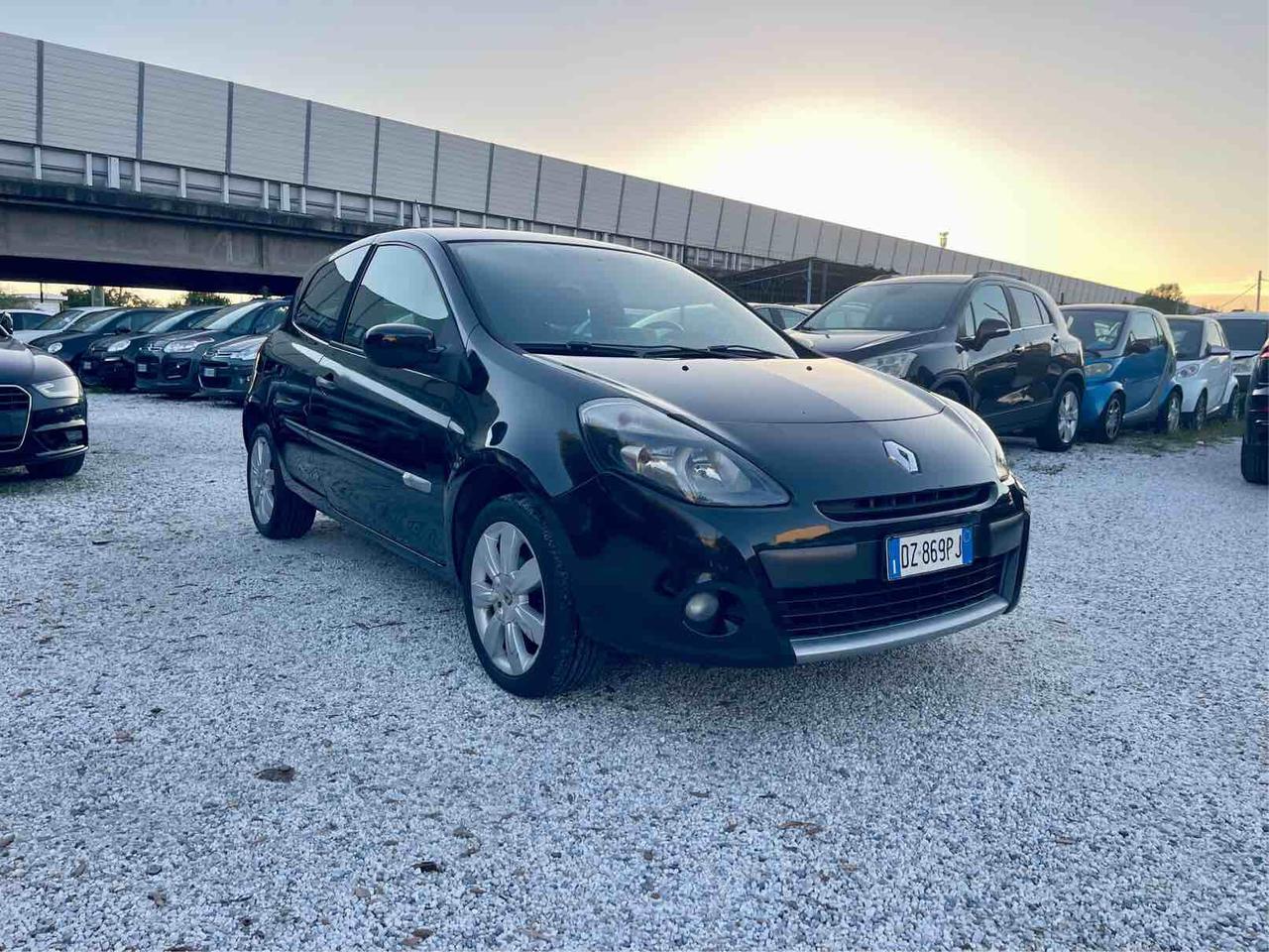 RENAULT CLIO - PER NEOPATENTATI