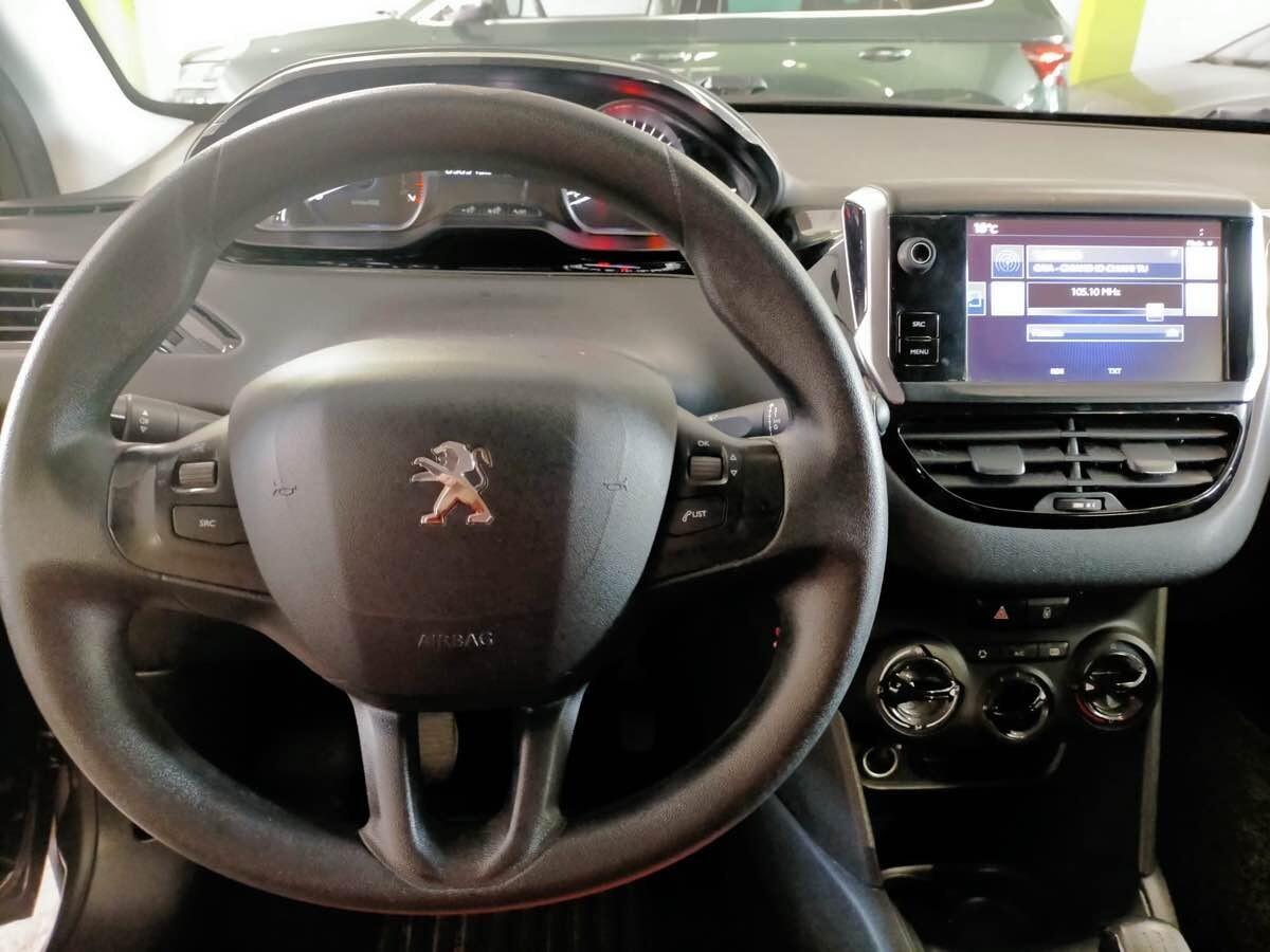 PEUGEOT 208 1.2