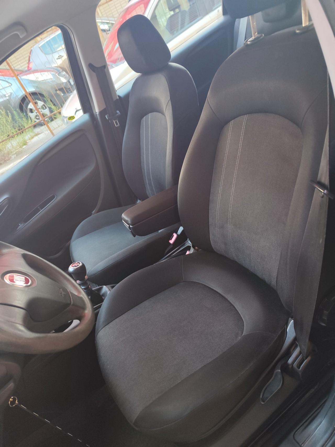 Fiat Punto 1.4 8V 5 porte Natural Power Lounge 77cv