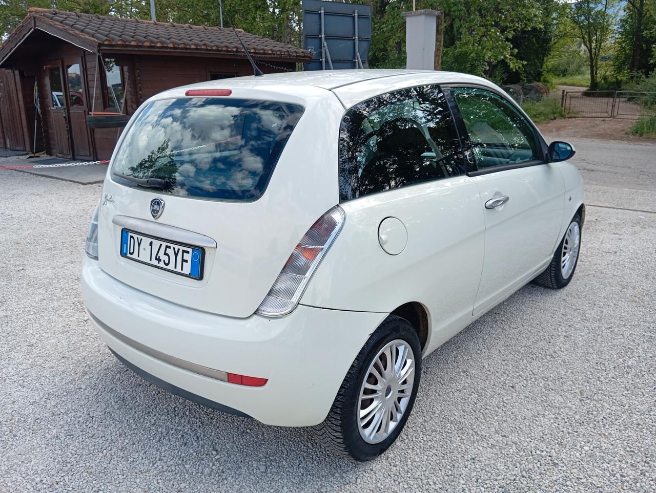 Lancia Ypsilon 1.4 Argento Ecochic GPL