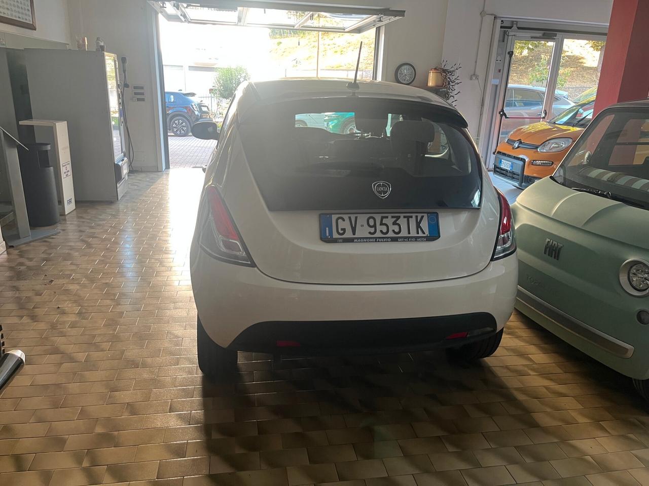 Lancia Ypsilon 1.0 FireFly 5 porte S&S Hybrid Gold Plus