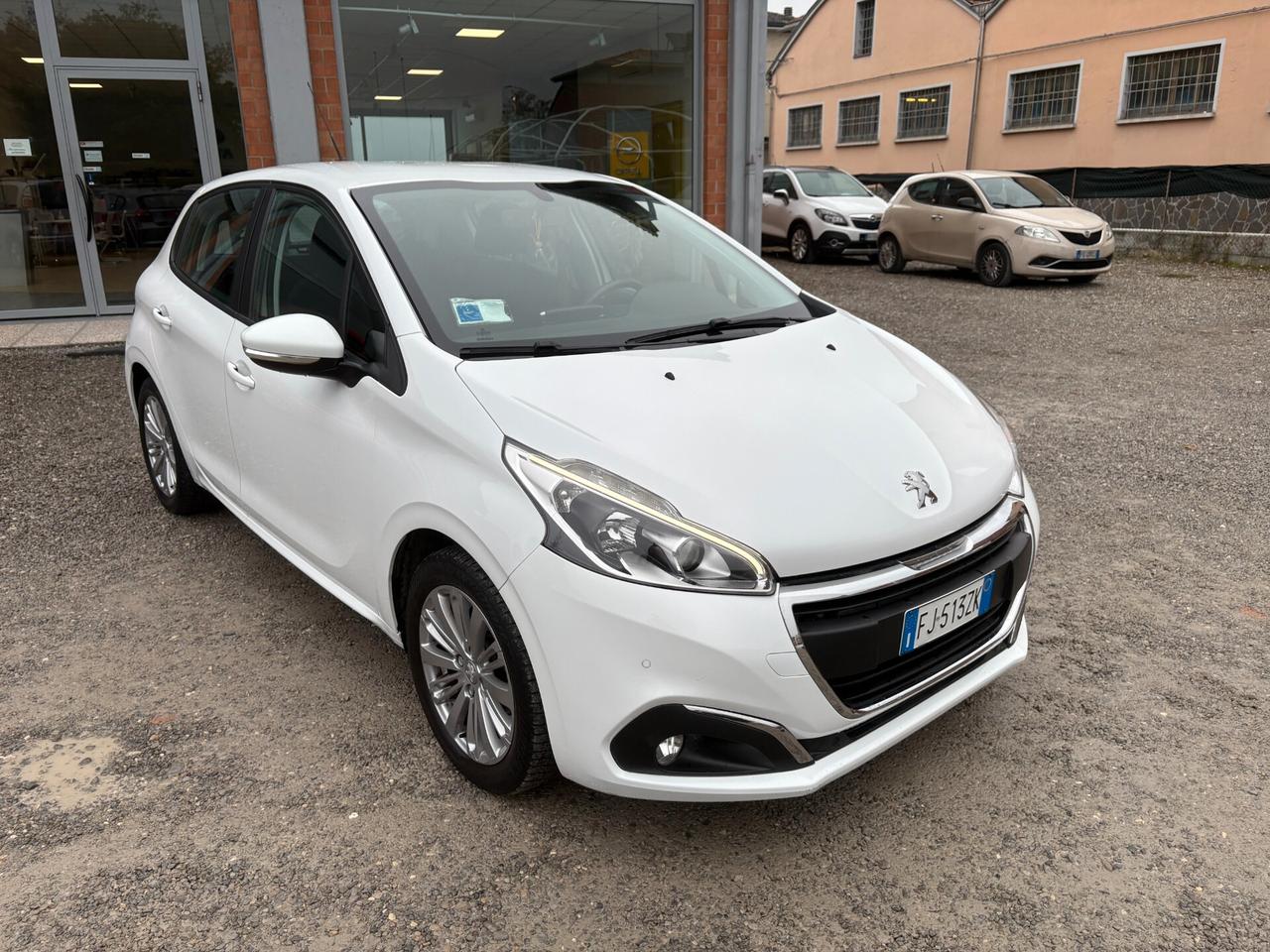 Peugeot 208 1.2 Benz -Allure-Unico proprietario