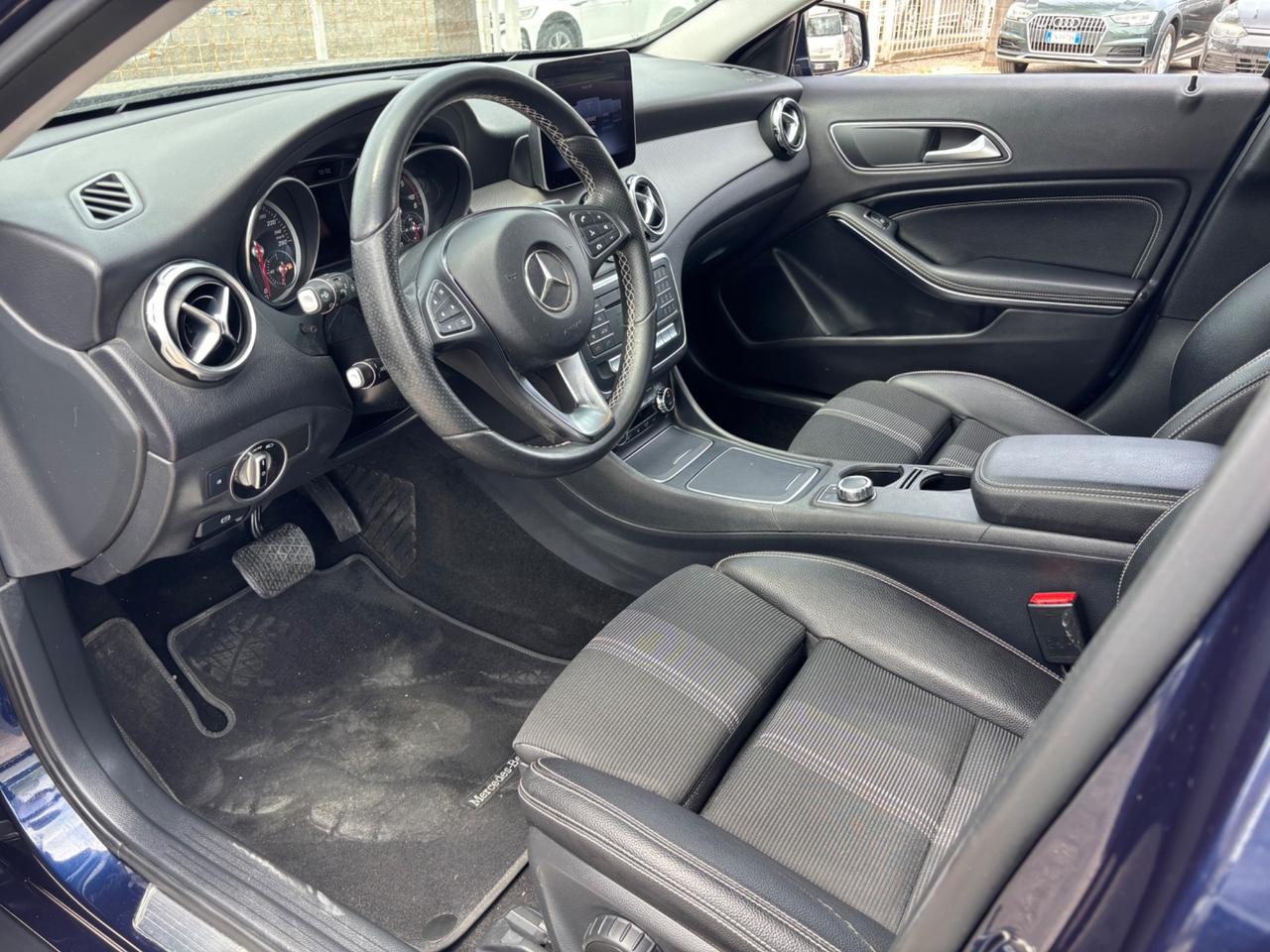 MERCEDES GLA200D 4MATIC AUTOM PERFETTA