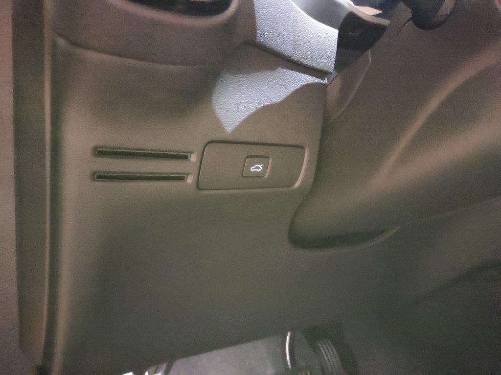 VOLVO XC40 (2017-->) - XC40 B3 automatico Core