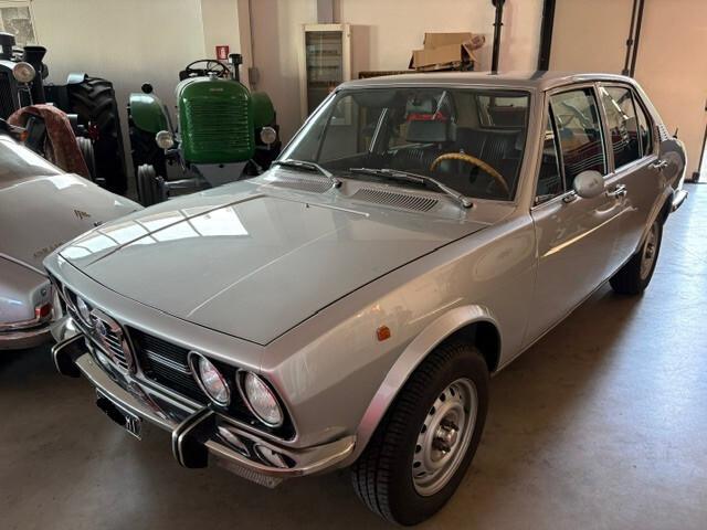 Alfa Romeo Alfetta scudo stretto prima serie 1800 iscritta ASI