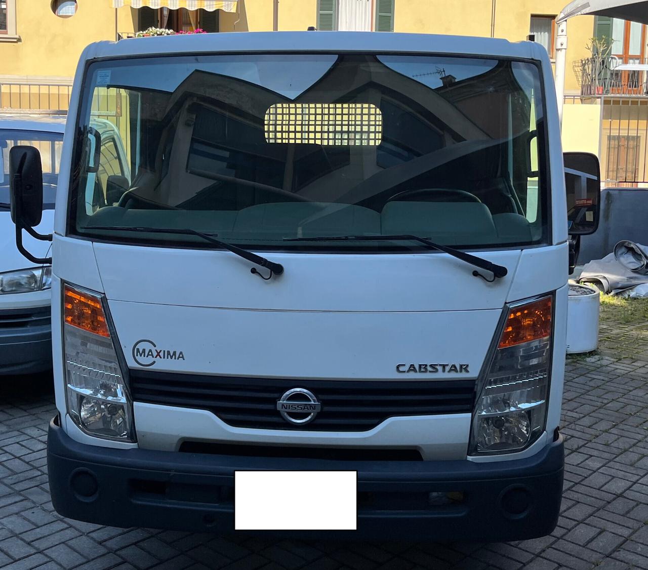 NISSAN CABSTAR 35.13 - 2.5 TDI - CASSONE FISSO CM 460X204- KM 22135 - PORTATA 1220 KG