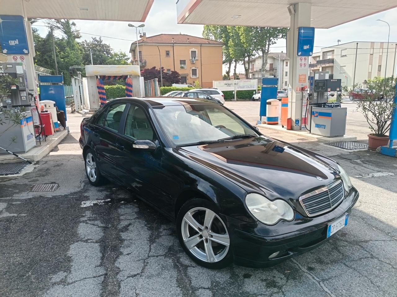 Mercedes-benz C 220 CDI 2004 ok neo patente