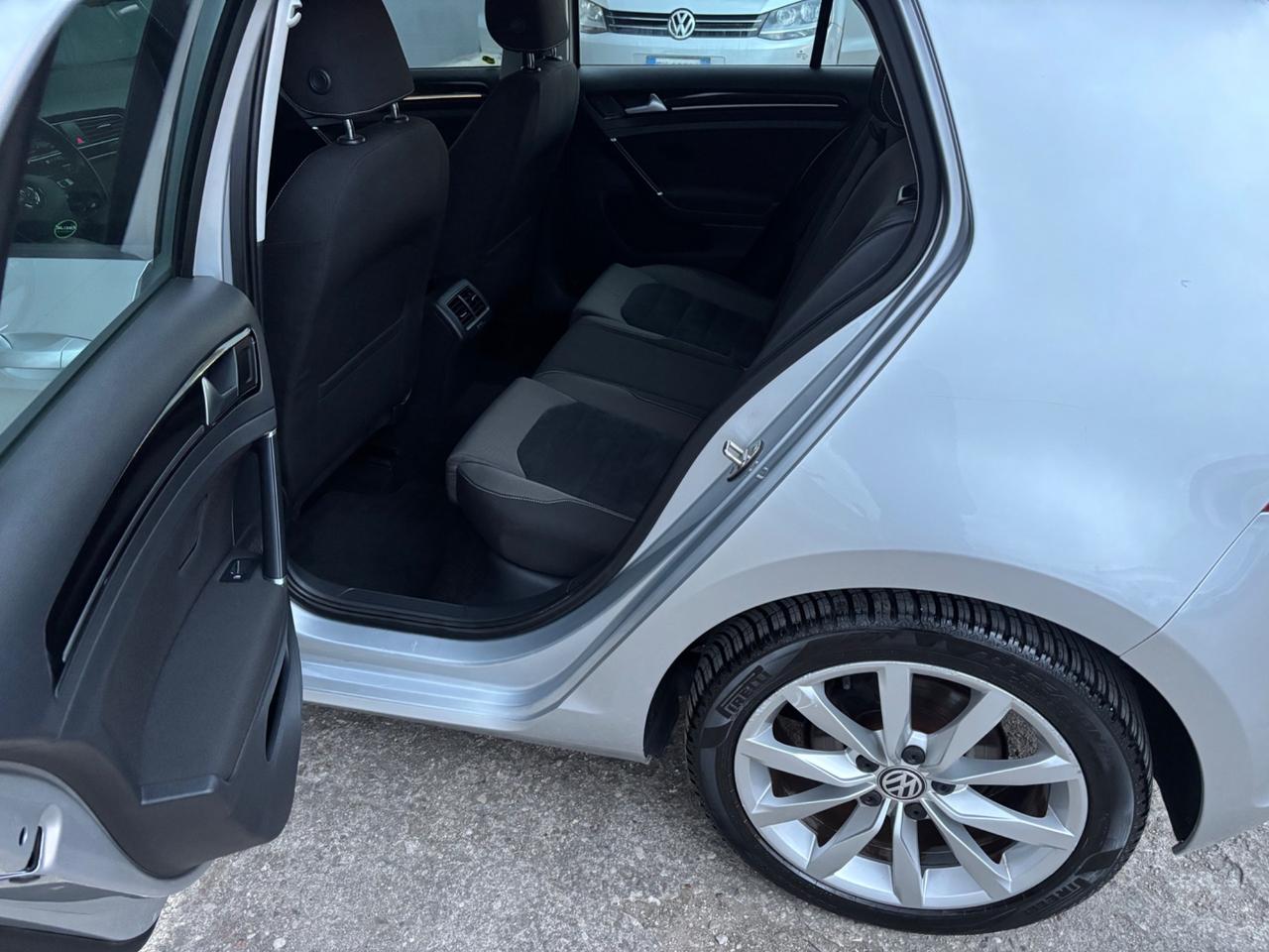 Volkswagen Golf 1.6 TDI. Highline. Garanzia 12mesi