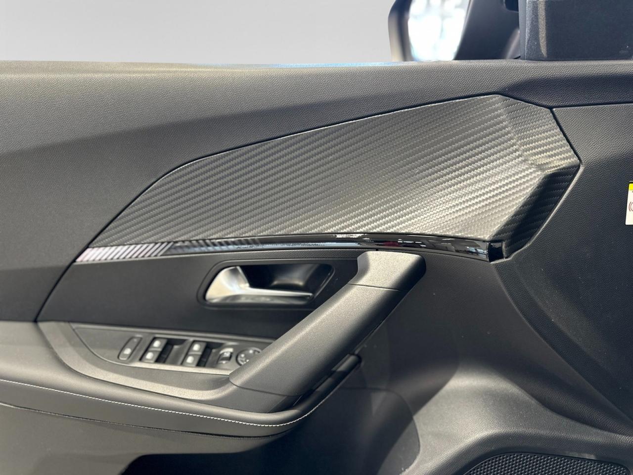 PEUGEOT 2008 II 2023 - 2008 1.2 puretech Allure s&s 130cv eat8