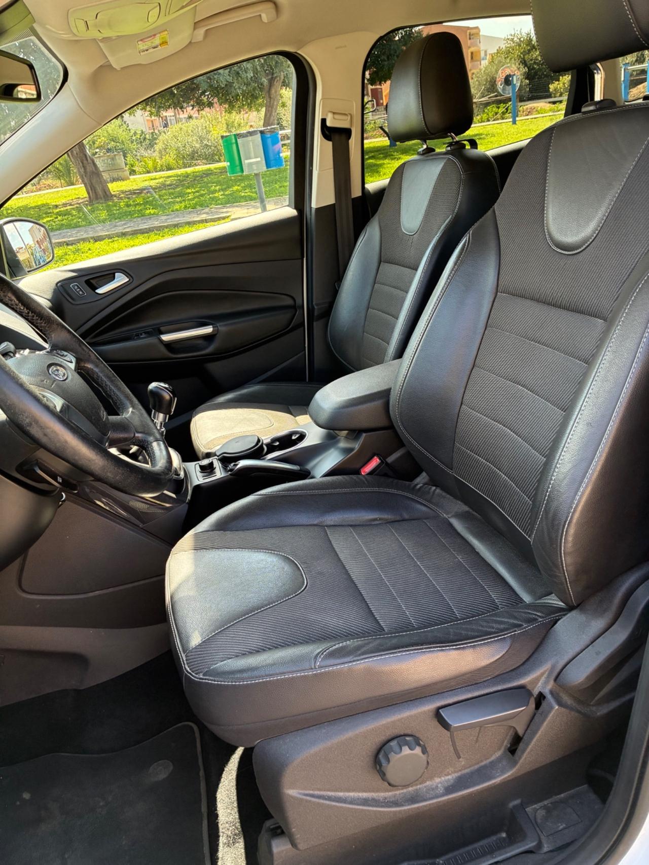 Ford Kuga 2.0 TDCI 120 CV S&S 2WD Titanium