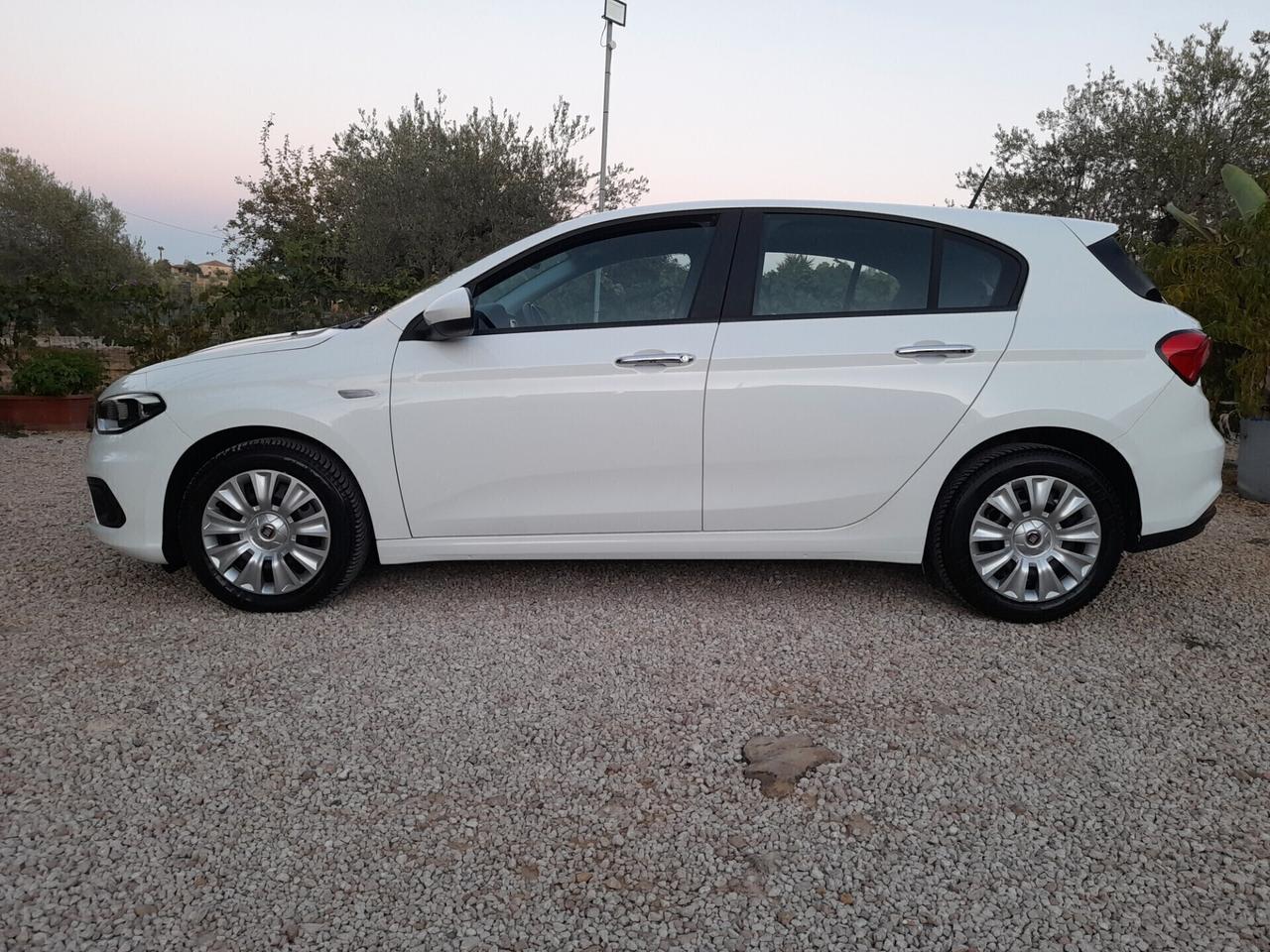 Fiat Tipo 1.6 Mjt S&S 5 porte Easy 2017 NAVI