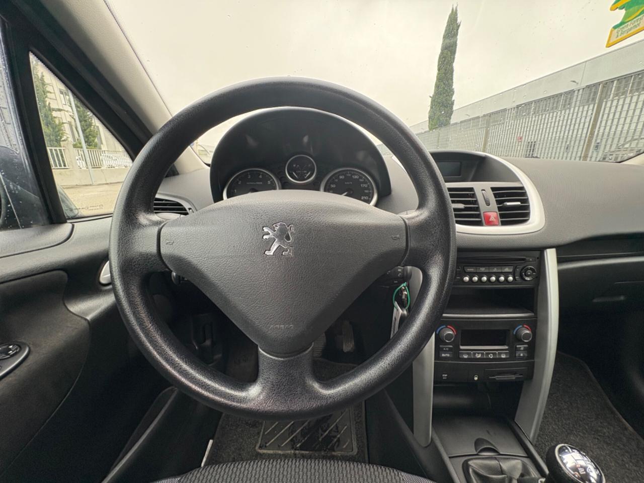 Peugeot 207 Plus 1.4 8V 75CV 5p. ECO GPL