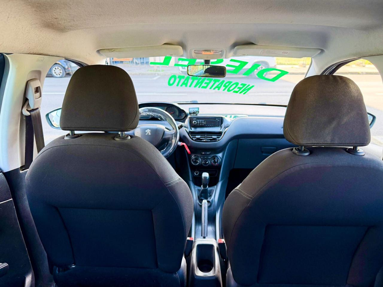 Peugeot 208 1.4 HDi 68 CV 5 porte Allure