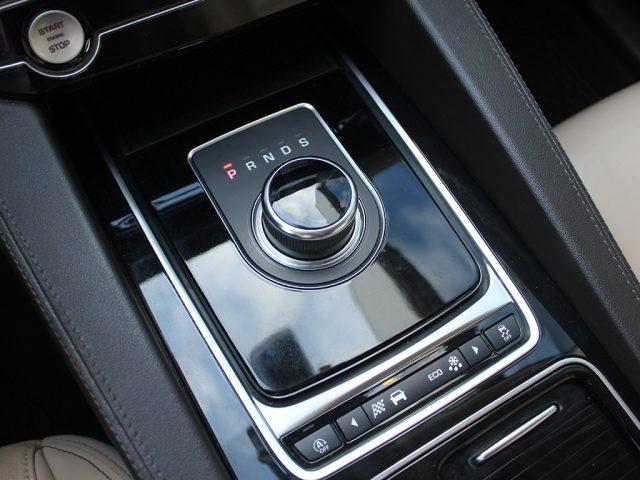 JAGUAR F-Pace 2.0 D AWD 180 CV aut. Prestige