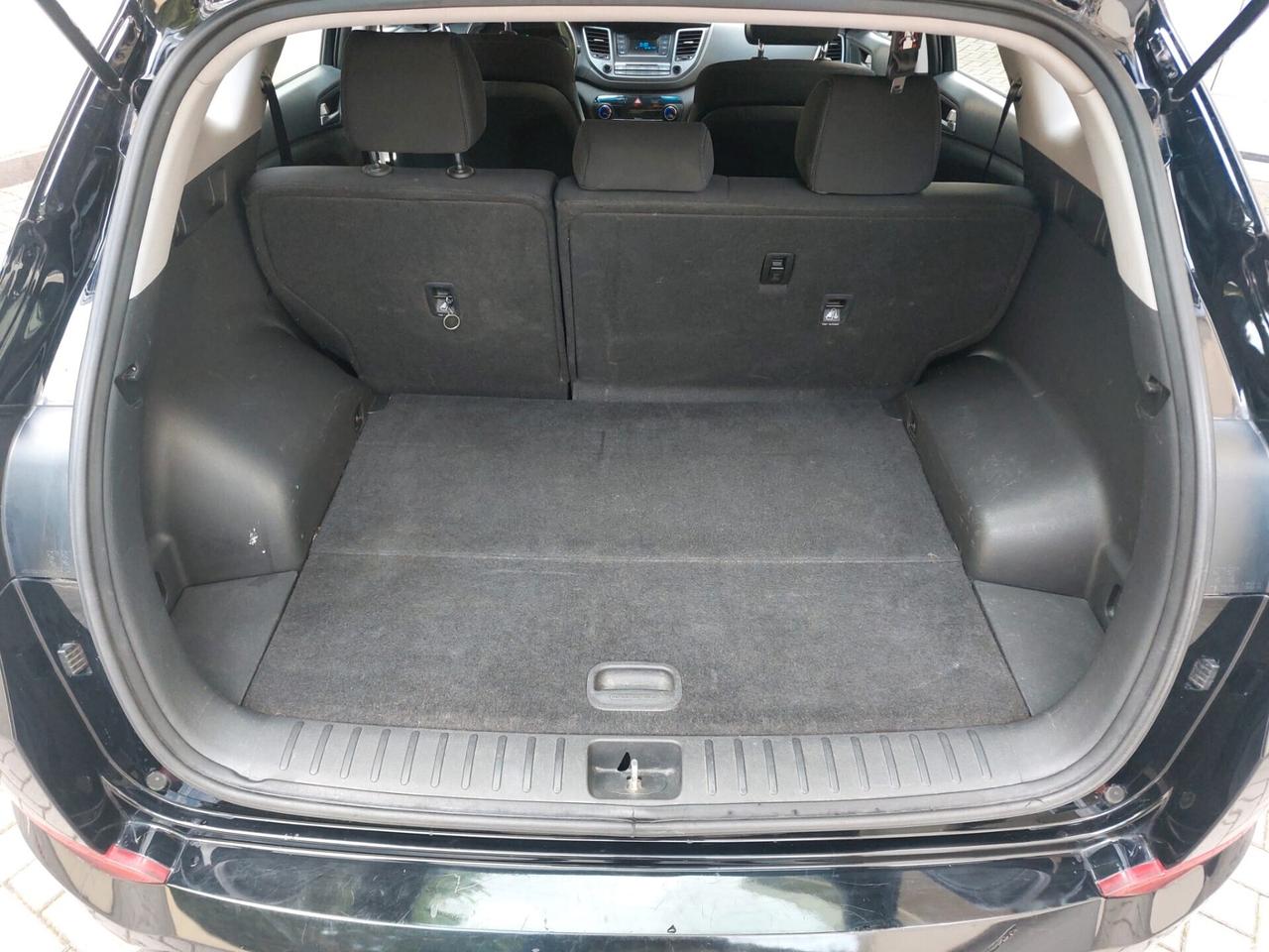 Hyundai Tucson 1.7 crdi Comfort 2wd 115cv Garanzia 12 Mesi