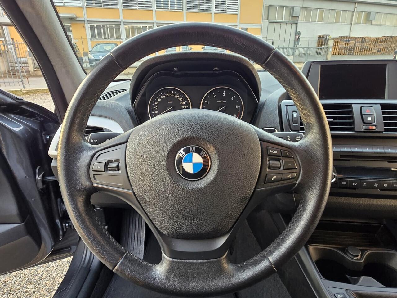 Bmw 116d 5p. VERS. SPORT