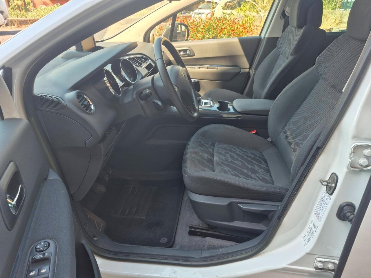 Peugeot 3008 1.6 HDi 112CV Business