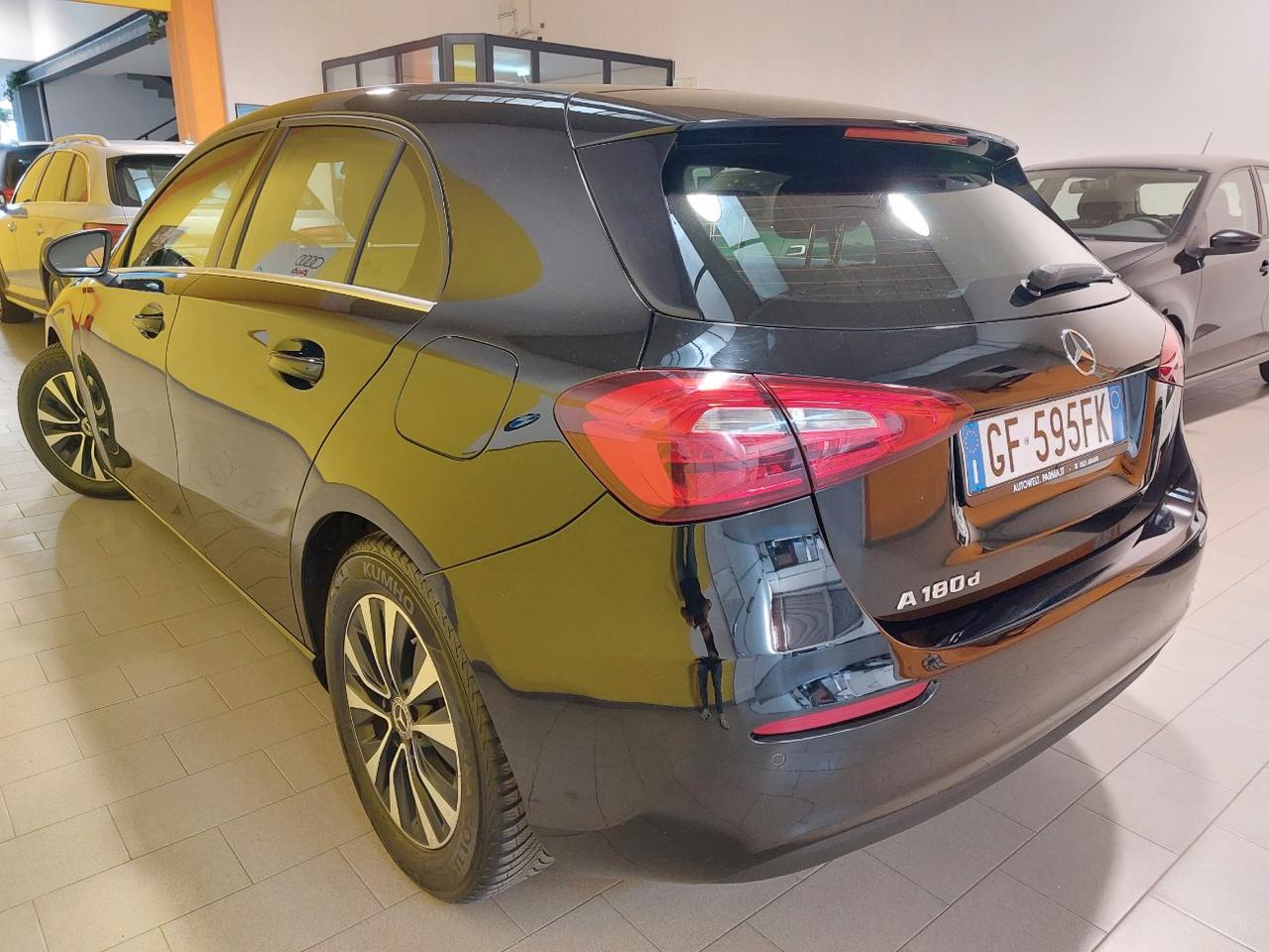Mercedes A 180 D Business 8G-DCT