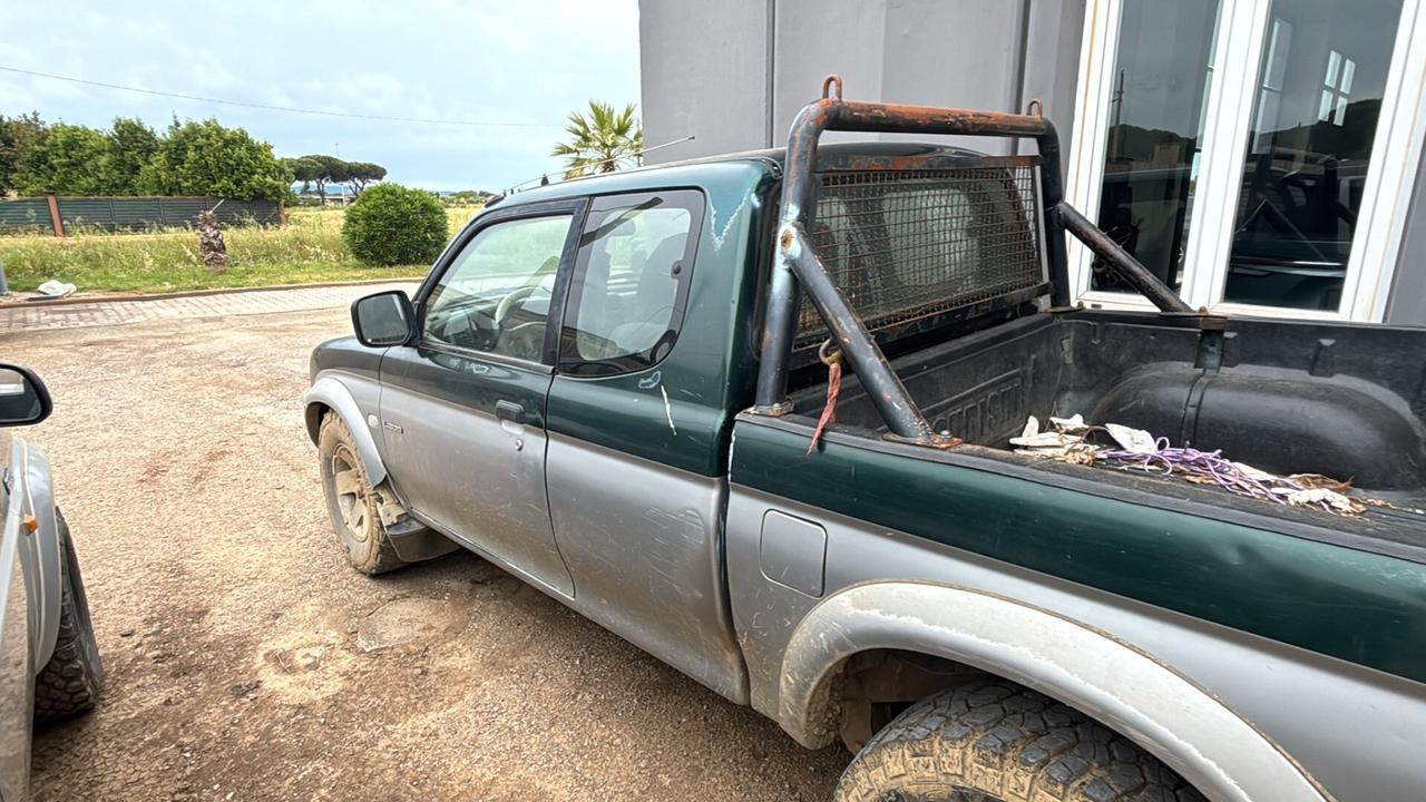 Mitsubishi L200 2.5 TDI 115CV 4WD Club Cab