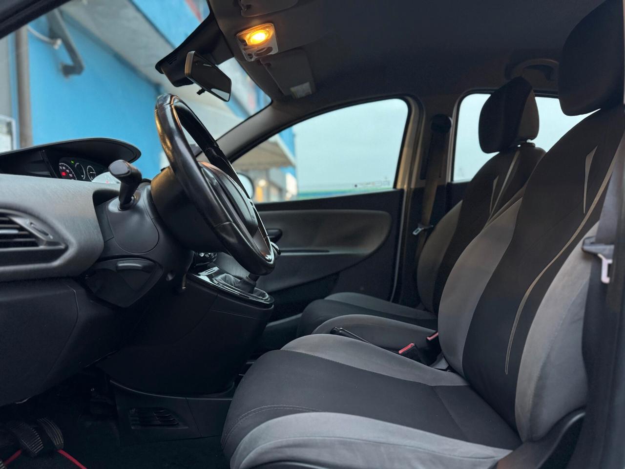 Lancia Ypsilon 0.9 TwinAir 85 CV 5 porte Metano Ecochic Gold