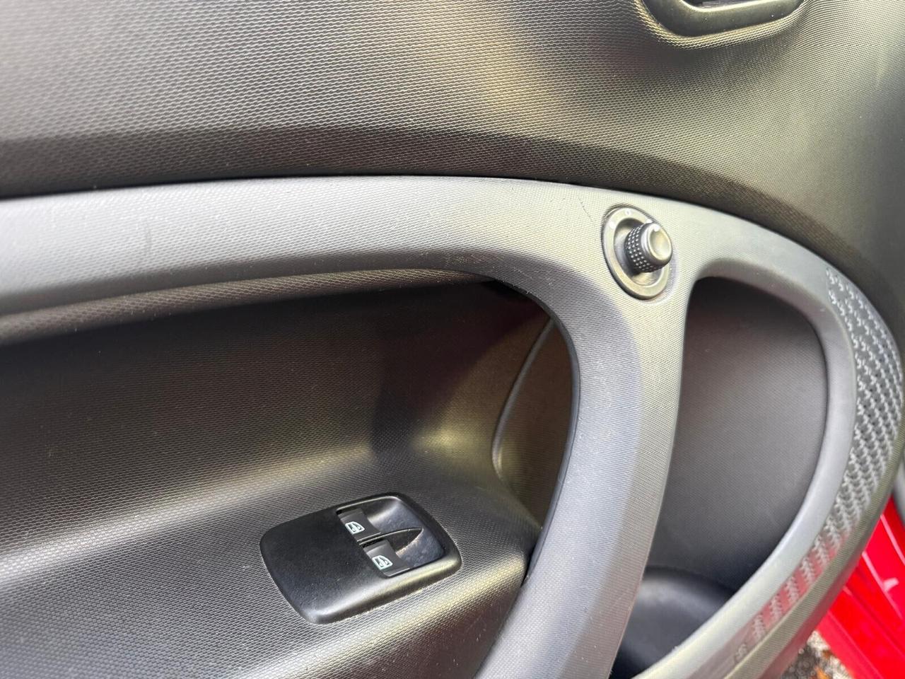 Smart ForTwo 1.0 71cv Coupe Clima cambio Auto fari nuovi