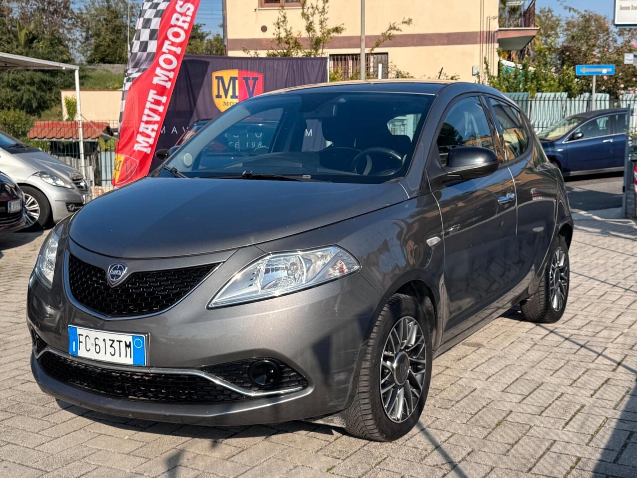 Lancia Ypsilon