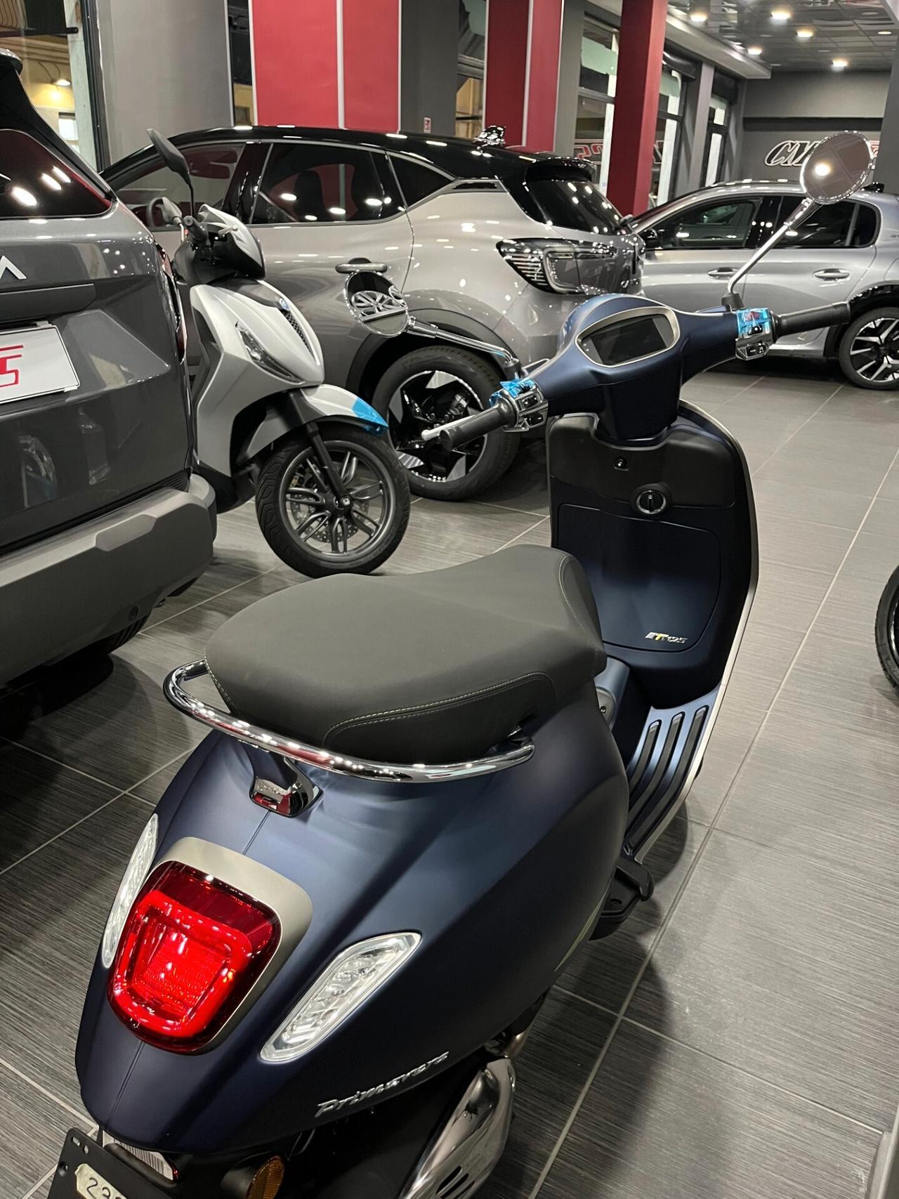 Vespa 125 Primavera Tech Blu Energico Matt Km0