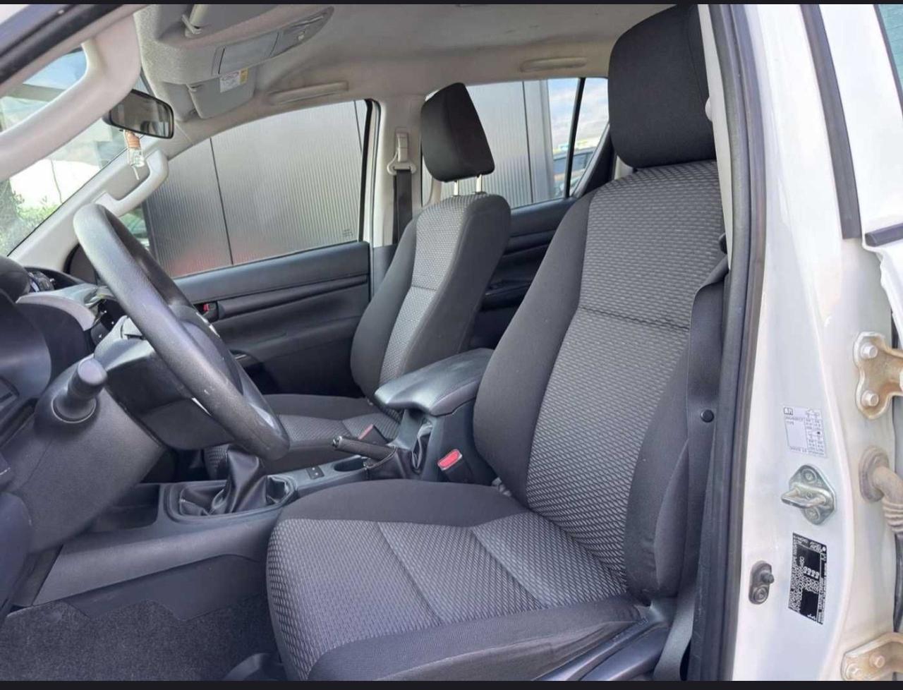 Toyota Hilux 2.4 D-4D 4WD 4 porte Double Cab Comfort