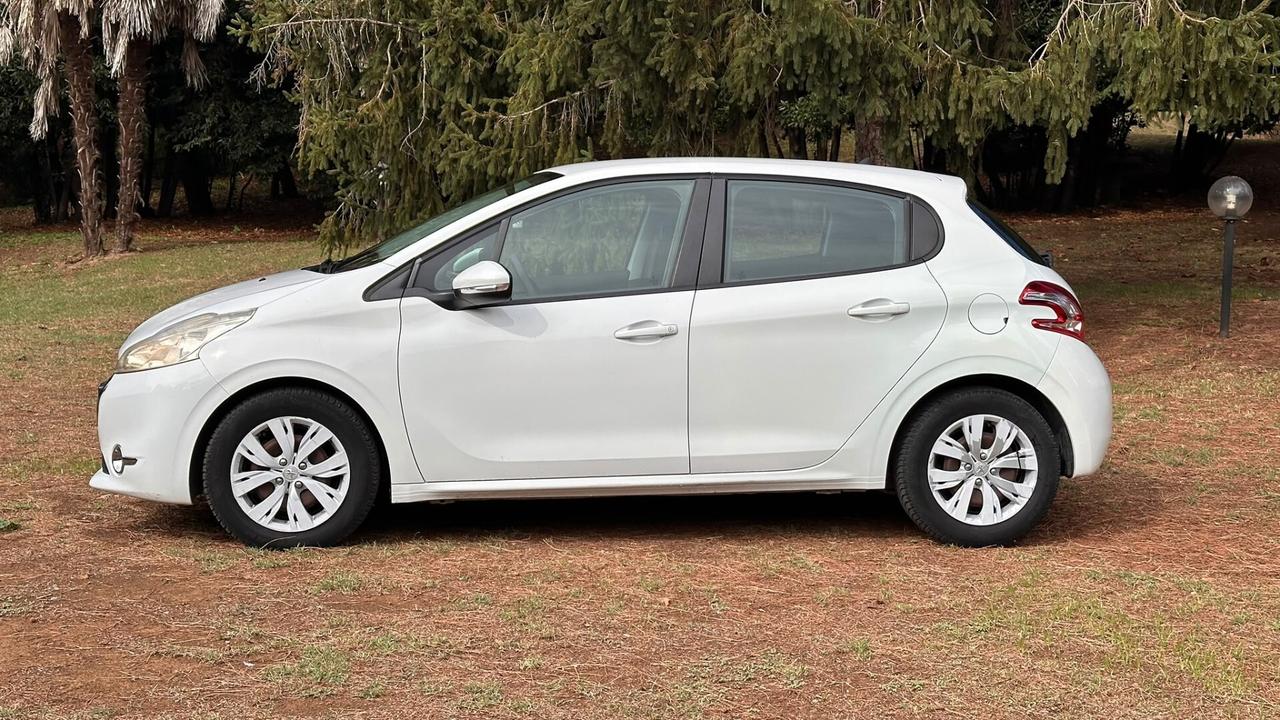 Peugeot 208 PureTech 82 5p Allure 2014 OTTIMO STATO leggi testo GPL
