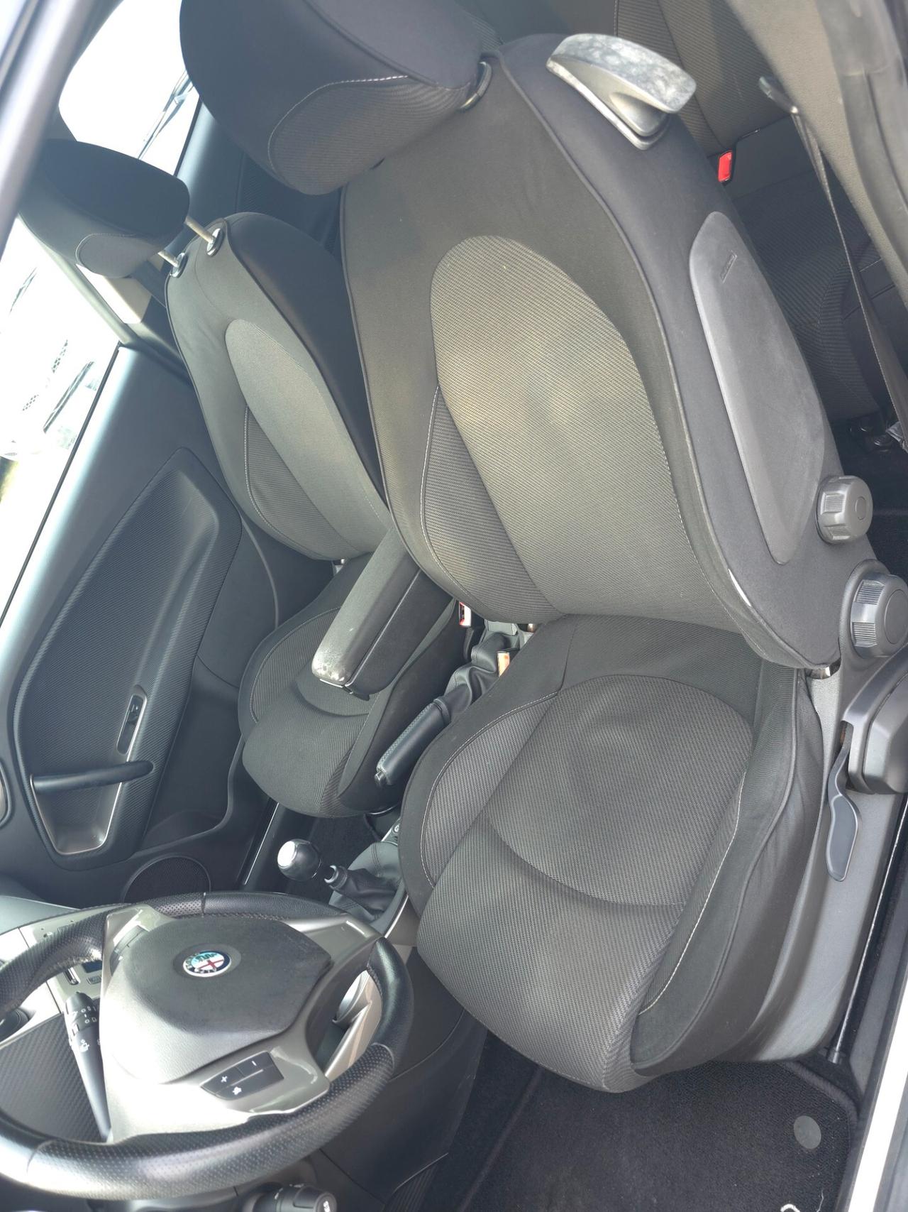 Alfa Romeo MiTo 1.3 JTDm-2 95 CV S&S Distinctive Sport Pack