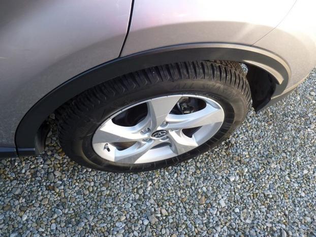 TOYOTA C-HR 1.8 Hybrid E-CVT Active