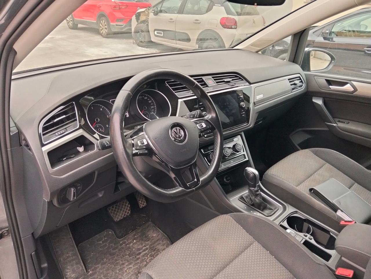 Volkswagen Touran 1.6 TDI 115 DSG 2018 Motore da Rivedere