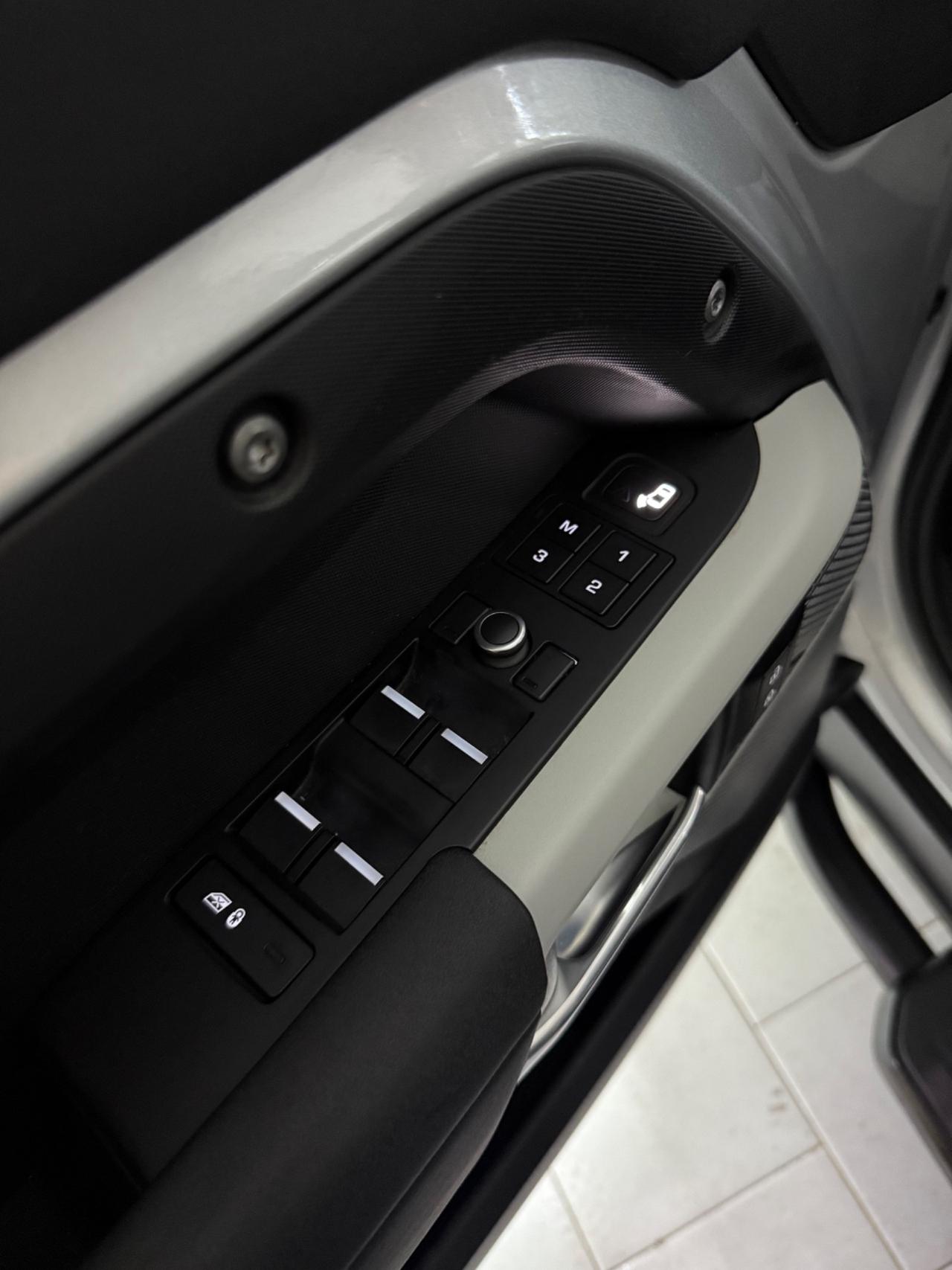 Land Rover Defender 2.0 240CV TETTO ITALIANA IVA