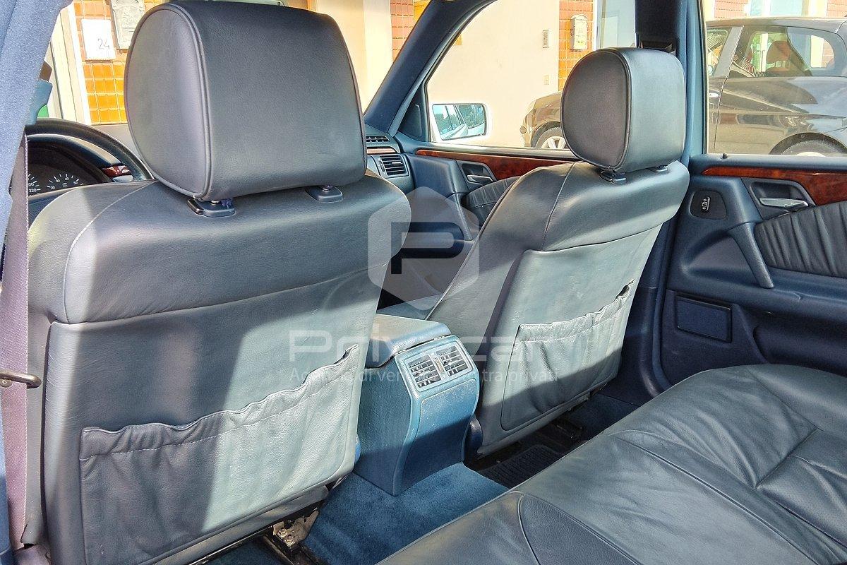 MERCEDES E 200 Kompressor cat Elegance