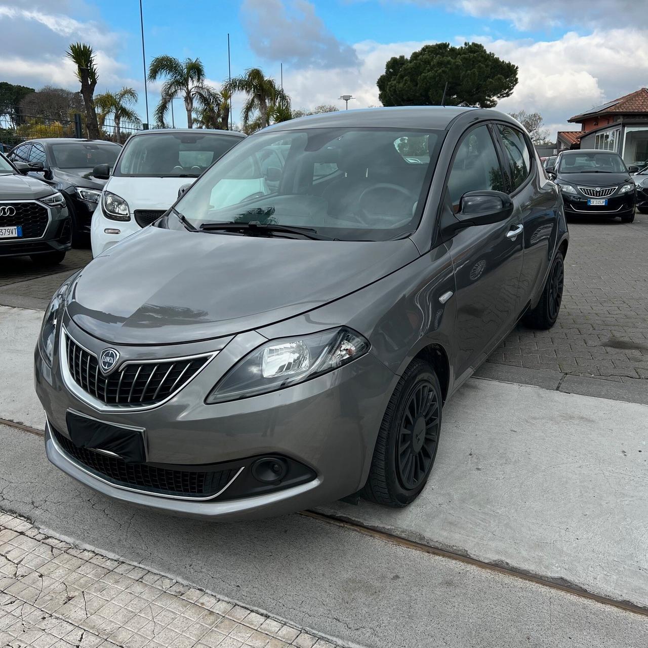 Lancia Ypsilon 1.0 FireFly 5 porte S&S Hybrid Alberta Ferretti