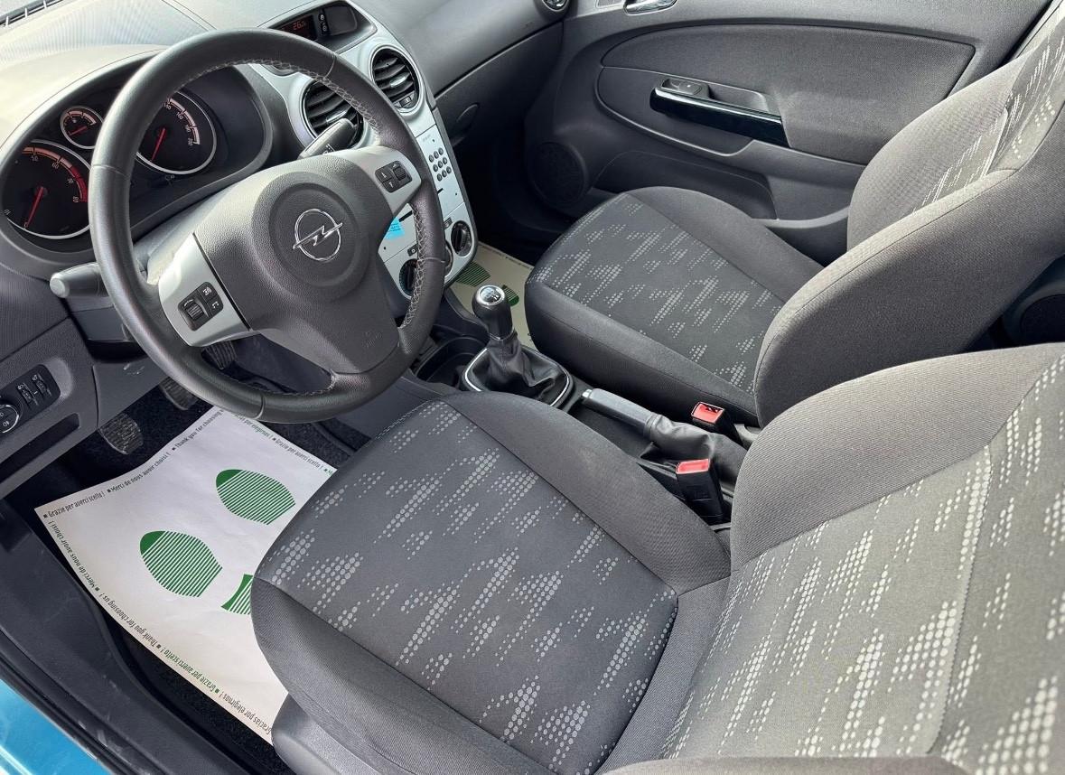 Opel Corsa 1.2 5 porte Club