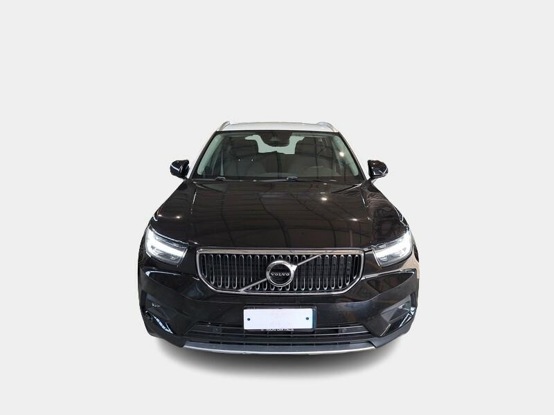 VOLVO XC40 B4 AWD automatico Momentum Pro