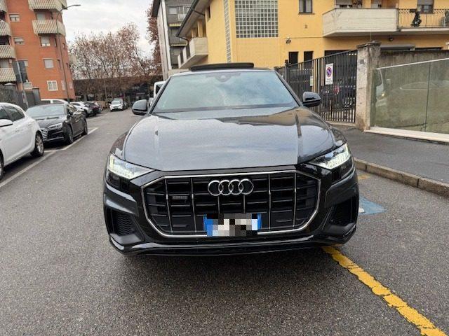AUDI Q8 50 TDI 286 CV quattro S-LINE PLUS CERCHI 22 TETTO