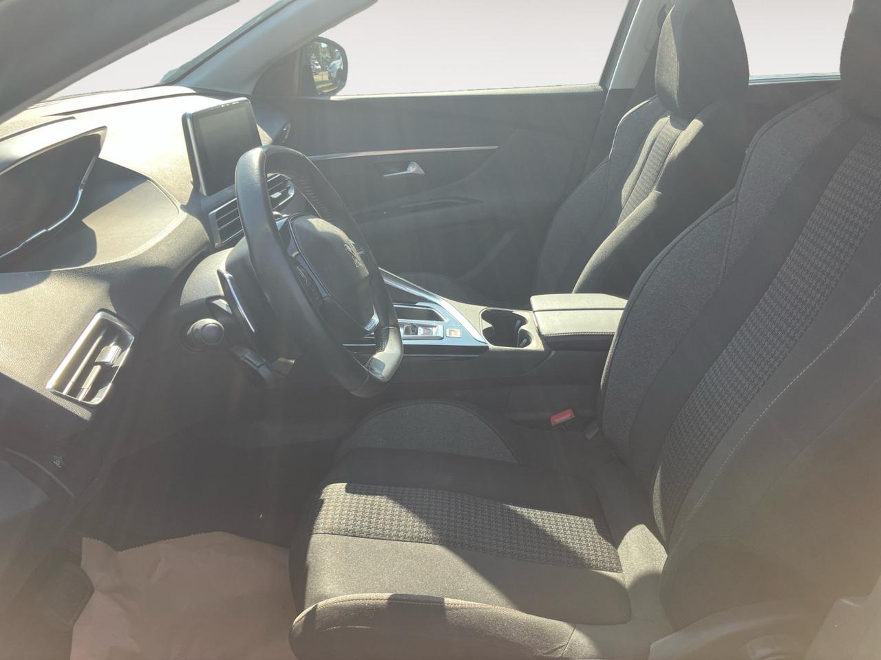 Peugeot 5008 5008 1.5 bluehdi Active s&s 130cv 7p.ti eat8 my21