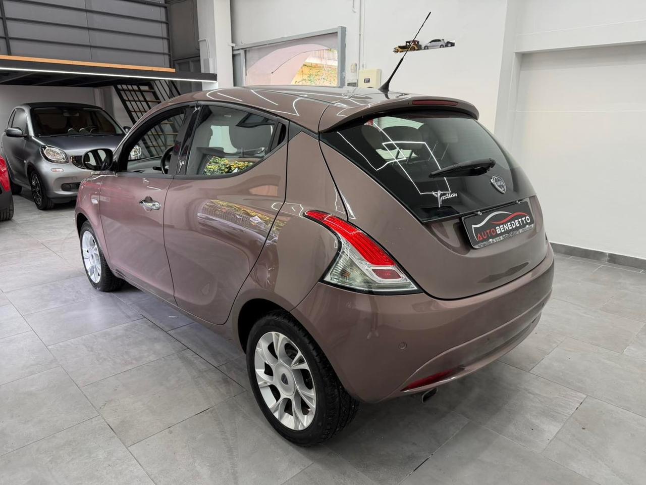 Lancia Ypsilon 1.2 69 CV 5 porte Gold 2016