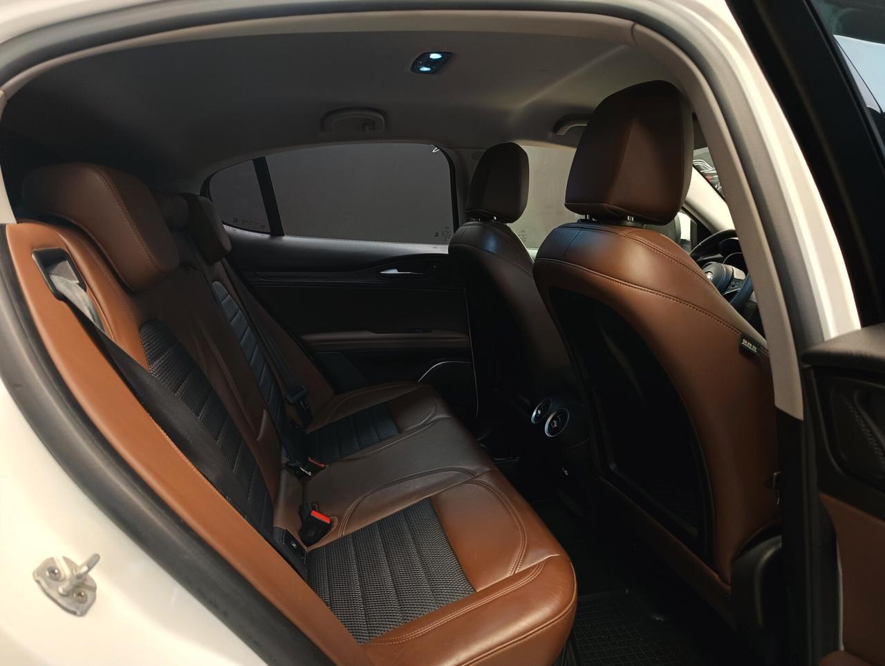 Alfa Romeo Stelvio 2.2 Turbodiesel 210 CV AT8 Q4 Super