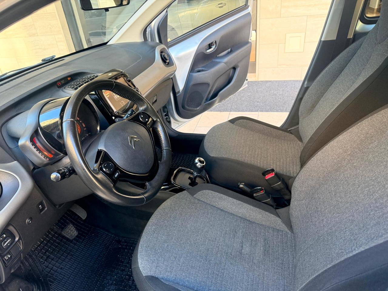 Citroen C1 VTi 68 ETG 5 porte Shine