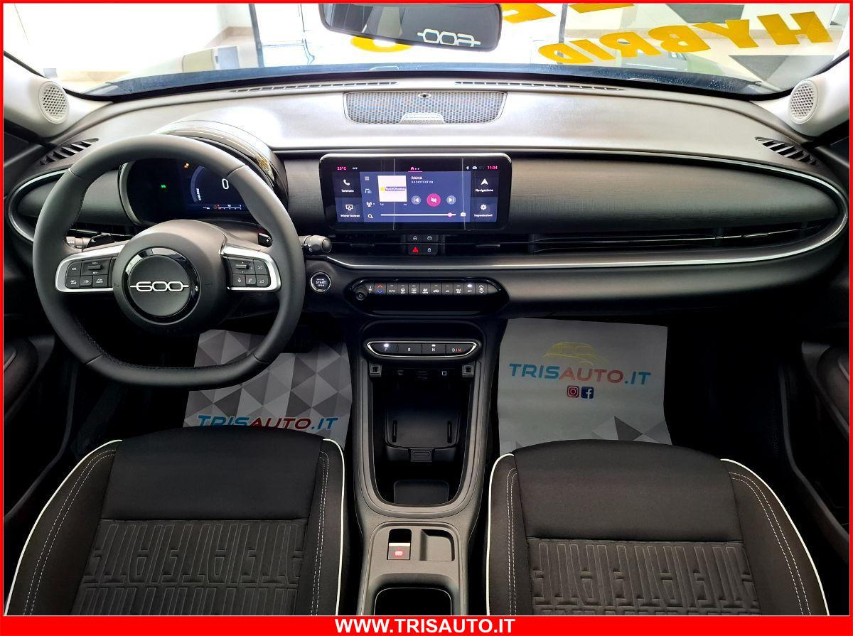 FIAT 600 1.2T MHEV DCT POP NEOPATENTATI (FARI LED)