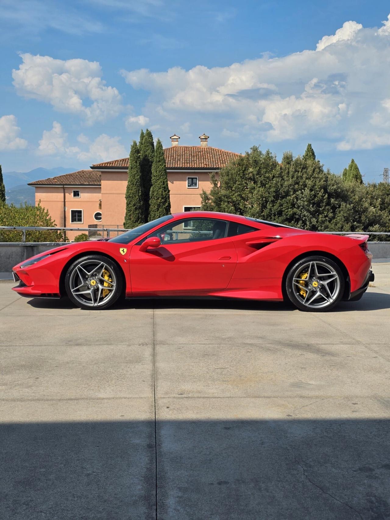 Ferrari F8 Tributo IVA Garanzia Ferrari