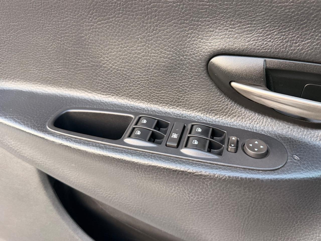 Lancia Ypsilon 1.3 MJT 95Cv PLATINUM IPER FULL