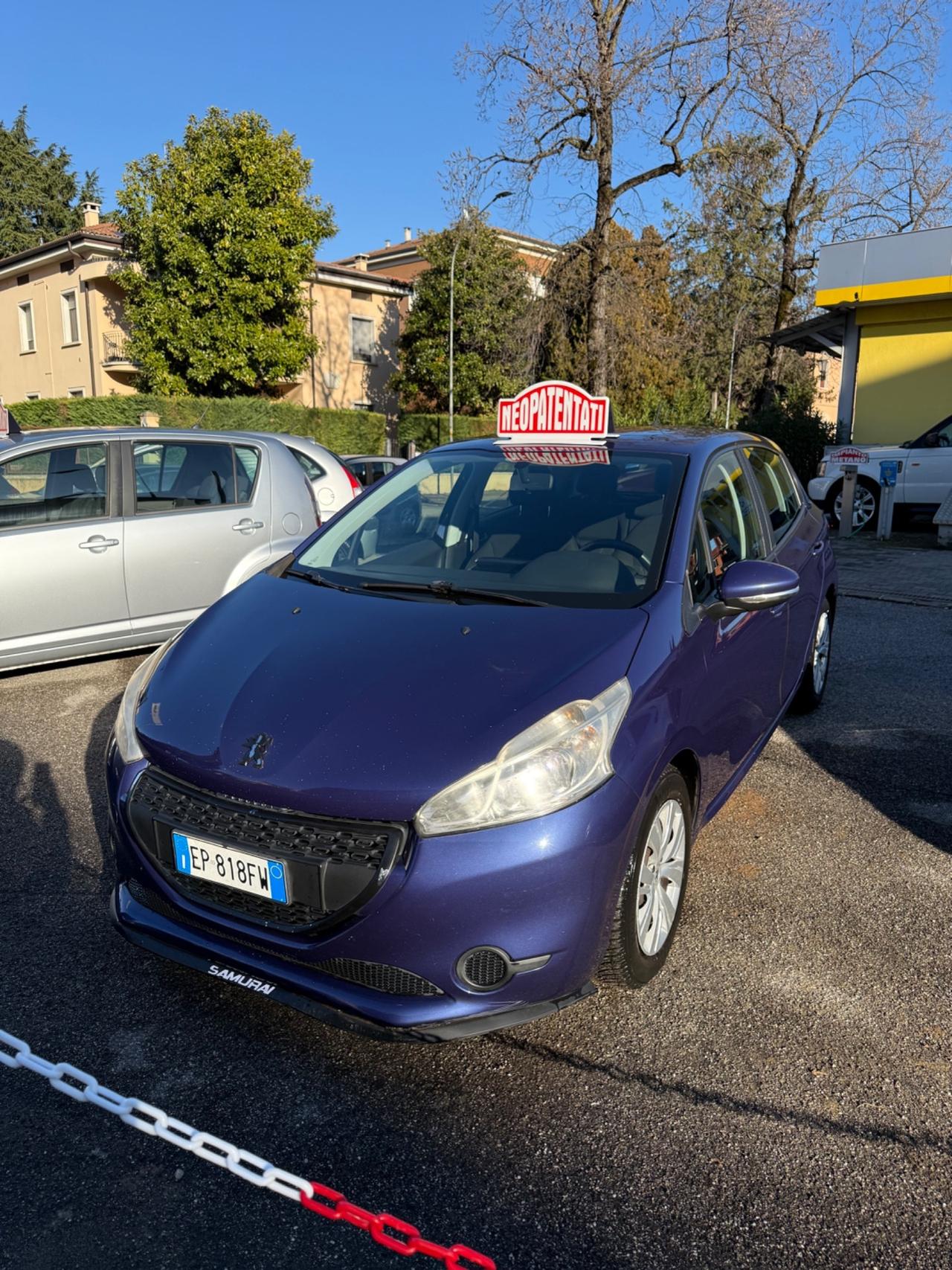 Peugeot 208 1.4 HDi 68 CV 5 porte Access