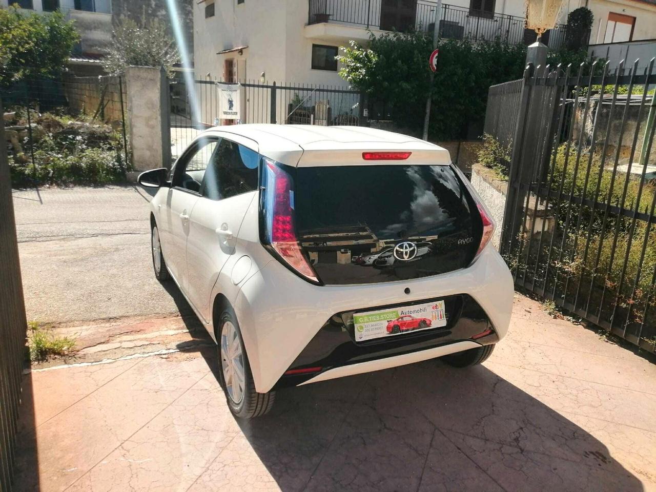 Toyota Aygo 1.0 69 CV NAVI 2017 Full