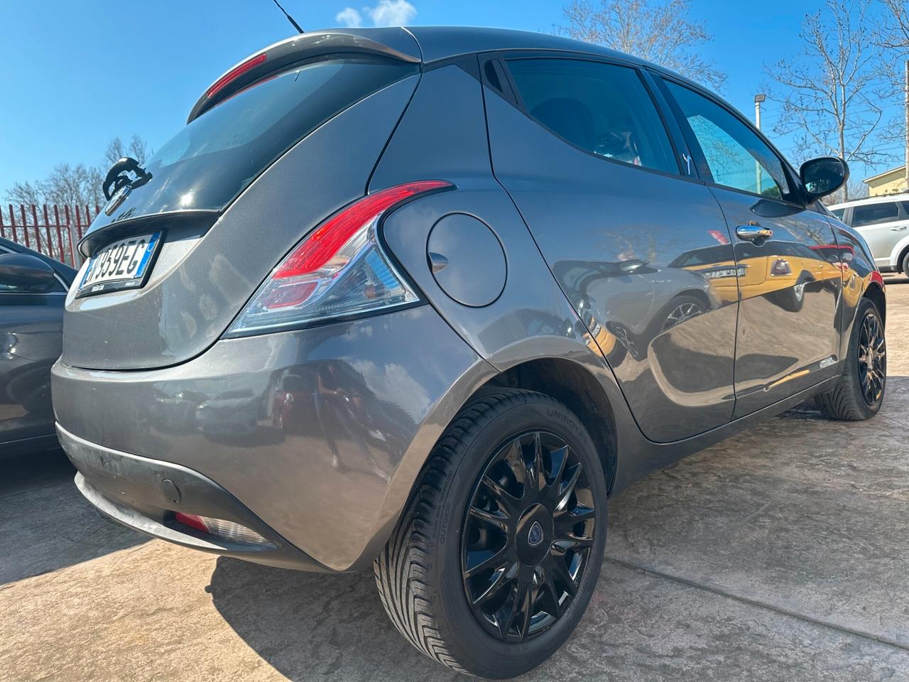 LANCIA YPSILON GOLD TAGLIANDI FINANZIAMENTO